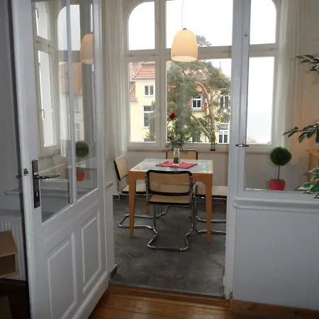 Carola - 100 M Zum Apartmán *