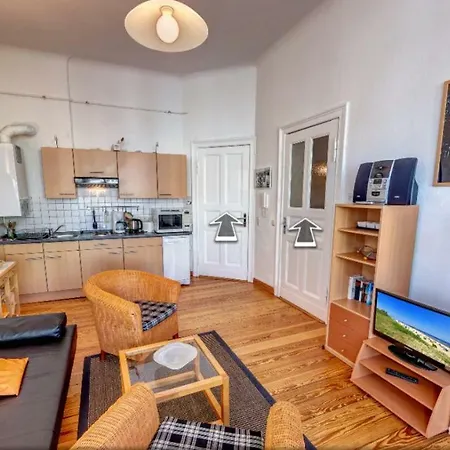 Apartment Carola - 100 M Zum