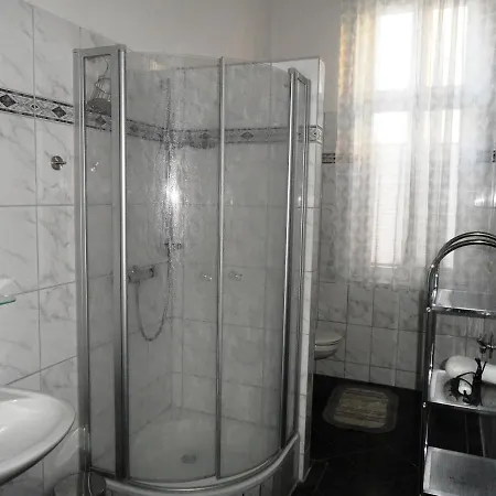 Apartment Carola - 100 M Zum *