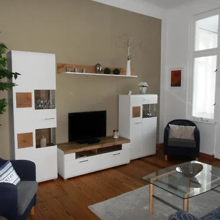 Carola - 100 M Zum דירה